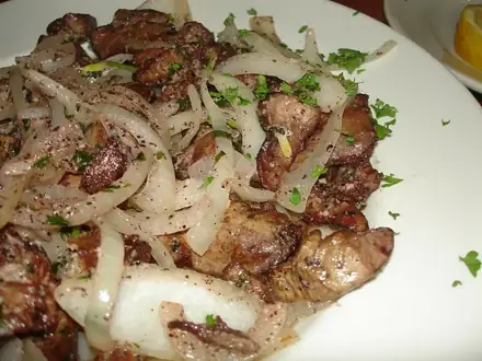 Куриная печень со сметаной